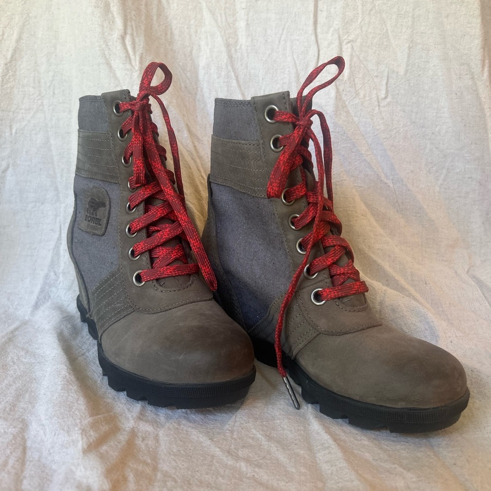 Sorel Gray and Red Lace-Up Boots